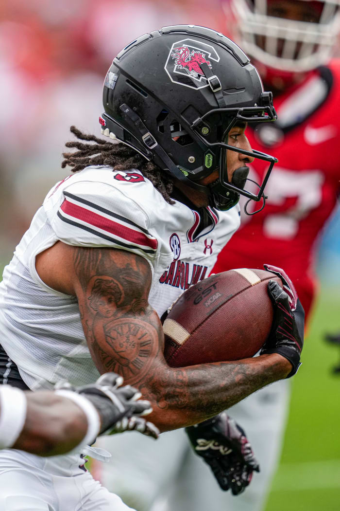 Juice Wells running after the catch vs. Georgia (16th Sept., 2023)